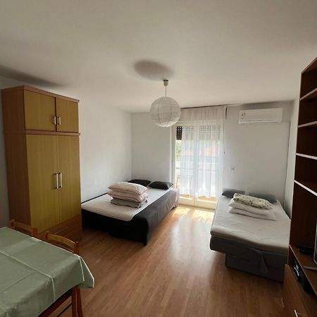 Apartman Niko Pula Luaran gambar